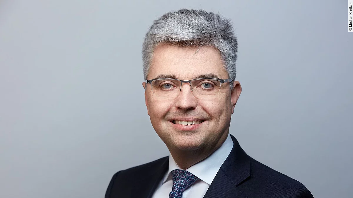 Dr. André M. Schmidt Dr. André M. Schmidt