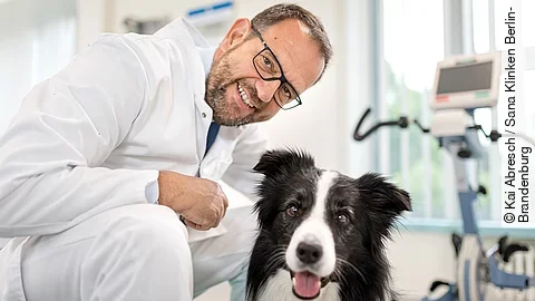Dr. Eric Hilf mit Hund Lewis Oskar
