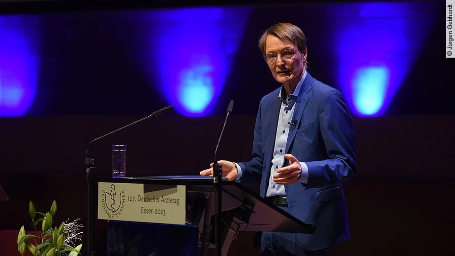 Prof. Karl Lauterbach auf dem 127. Ärztetag Prof. Karl Lauterbach auf dem 127. Ärztetag
