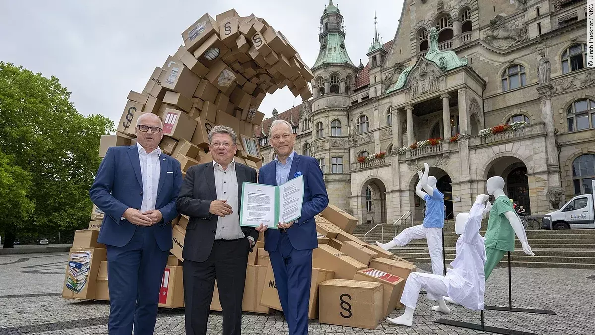 Protestwelle gegen Bürokratie Protestwelle gegen Bürokratie