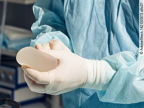 Operation Brustimplantat