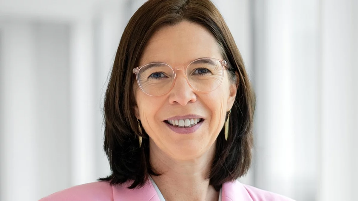 Dr. Irena Schwarzer