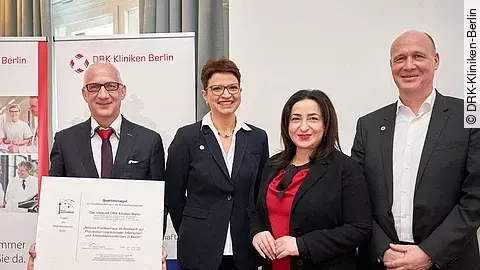 MRE Siegel-Uebergabe DRK-Kliniken-Berlin