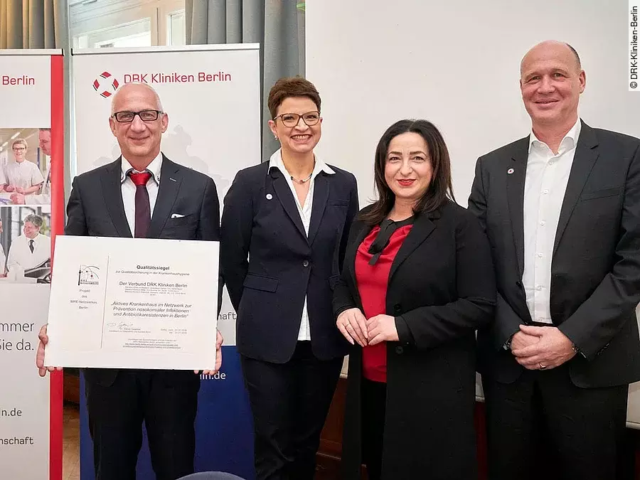 MRE Siegel-Uebergabe DRK-Kliniken-Berlin