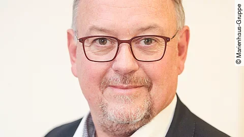 Dr. Andreas Tecklenburg Dr. Andreas Tecklenburg