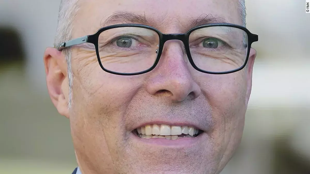 Dr. Christian Schliep