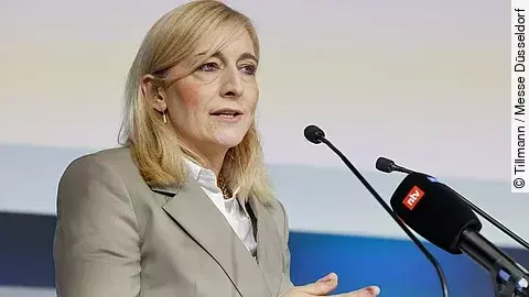 Nina Warken auf der Medica 2025, 48. Krankenhaustag Nina Warken auf der Medica 2025, 48. Krankenhaustag