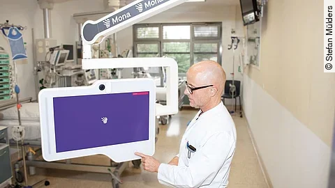 Digitales System „Mona“