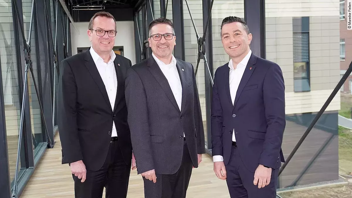 Sascha John, Dirk Offermann, Benjamin M. Koch