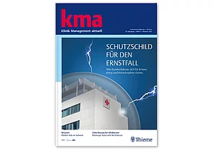 Ein Haus, das mit Blitzen bedroht wird.