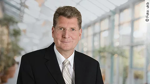 Prof. Axel Ekkernkamp, ukb