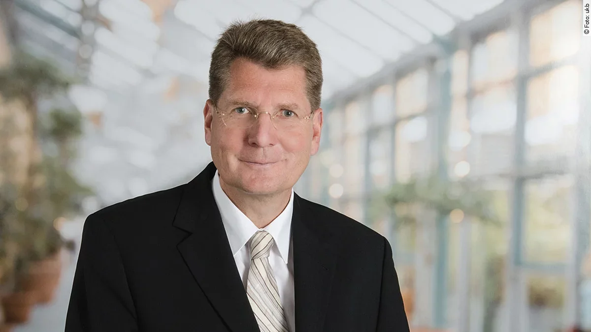 Prof. Axel Ekkernkamp, ukb