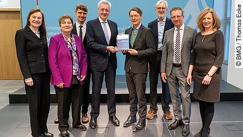 SVR-Gutachten Übergabe Lauterbach