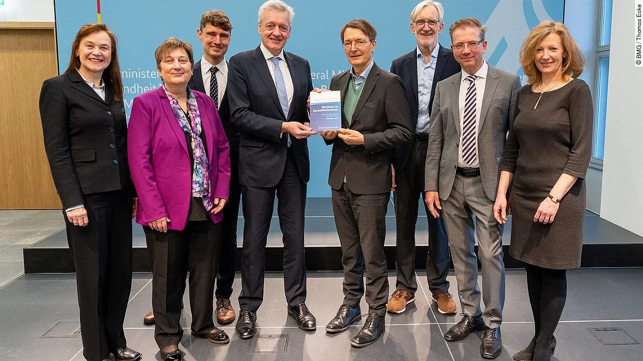 SVR-Gutachten Übergabe Lauterbach