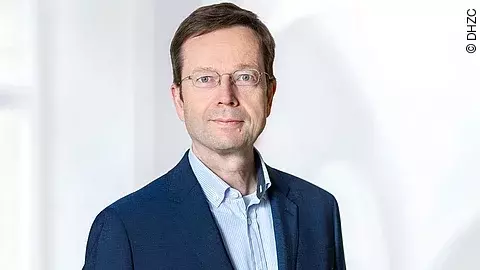 Dr. Rolf Zettl