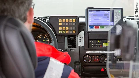 Fahrerkabine im Rettungswagen