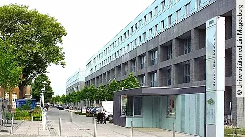 Eingang Universitätsklinikum Magdeburg Eingang Universitätsklinikum Magdeburg
