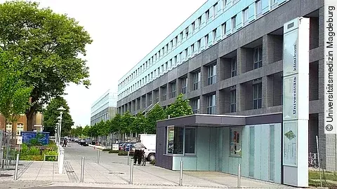 Eingang Universitätsklinikum Magdeburg