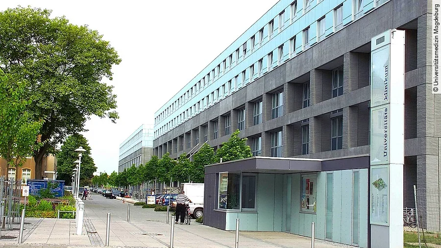 Eingang Universitätsklinikum Magdeburg