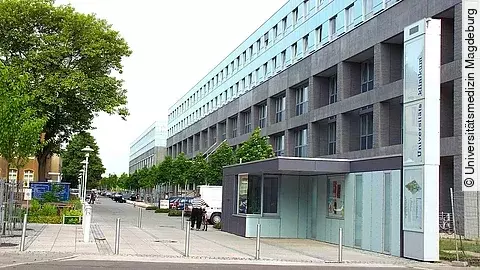 Eingang Universitätsklinikum Magdeburg
