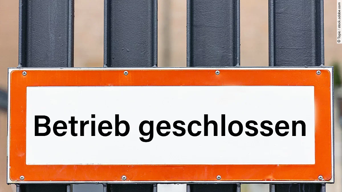 Geschlossen Tür mit "Betrieb geschlossen"-Schild