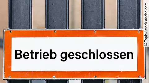 Geschlossen Tür mit "Betrieb geschlossen"-Schild