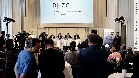 Karl Lauterbach zu Besuch im Deutschen Herzzentrum der Charité