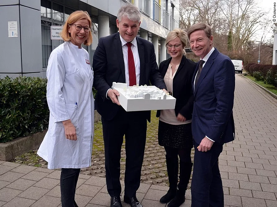 v.l.n.r.: Dr. Karin Becke-Jakob, Peter Rahn, Sabrina Leipold, Michael Kilb