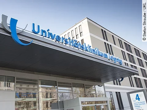 Haupteingang des Universitätsklinikums Leipzig