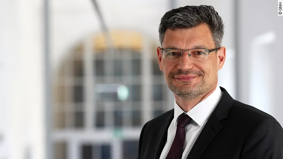 Dr. Michael Knapp Dr. Michael Knapp