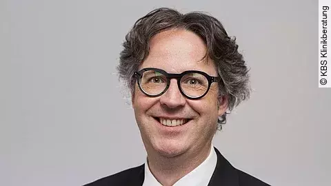 Dr. Nikolai von Schroeders