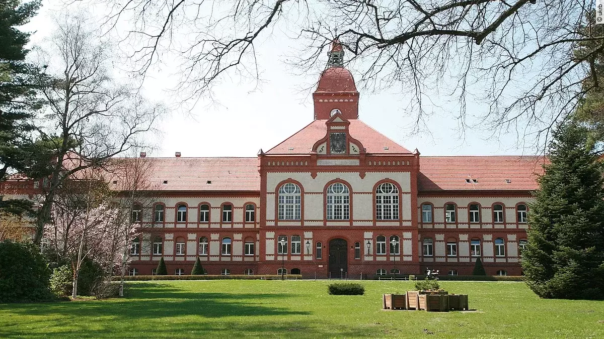 Universitätsklinikum Ruppin-Brandenburg Universitätsklinikum Ruppin-Brandenburg