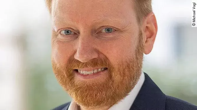 Dr. Martin Baumann Dr. Martin Baumann