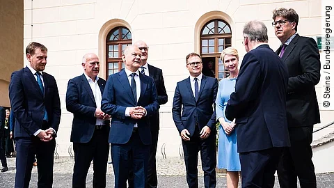 Bundeskanzler Scholz zu Gast bei den Regierungschefs der ostdeutschen Bundesländer Bundeskanzler Scholz zu Gast bei den Regierungschefs der ostdeutschen Bundesländer