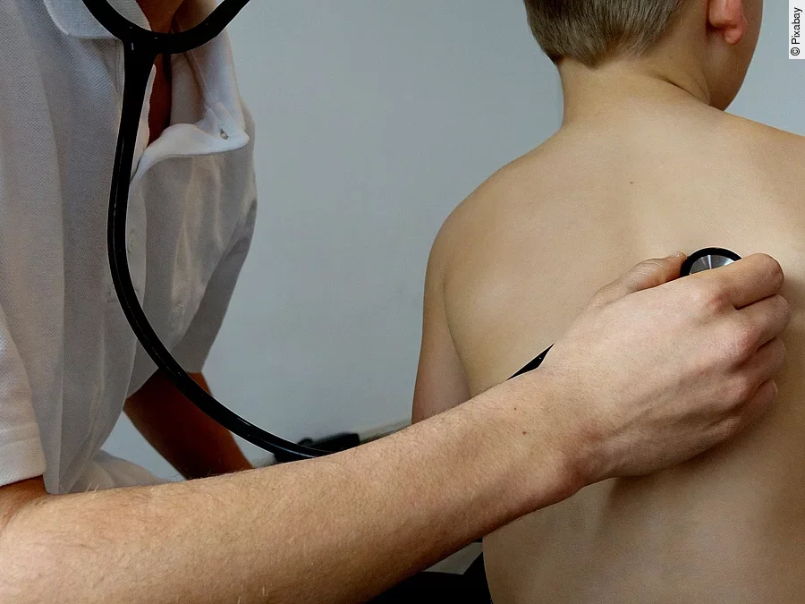 Untersuchung beim Kinderarzt Untersuchung beim Kinderarzt