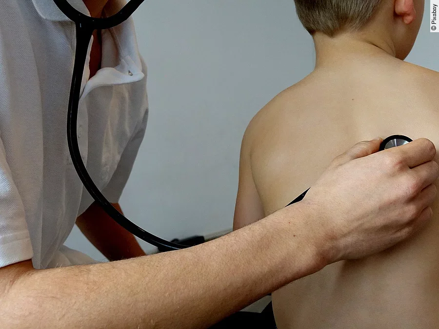 Untersuchung beim Kinderarzt