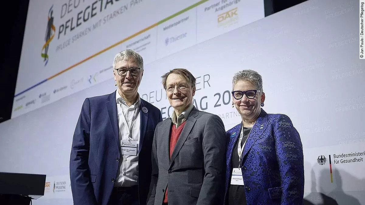 Jürgen Graalmann, Prof. Karl Lauterbach und Christine Vogler Jürgen Graalmann, Prof. Karl Lauterbach und Christine Vogler