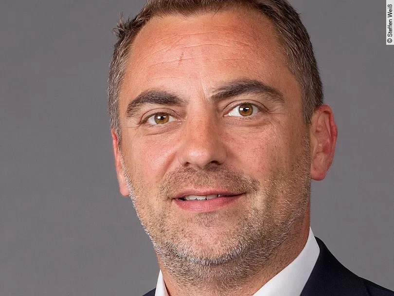 Julian Vonarb Julian Vonarb