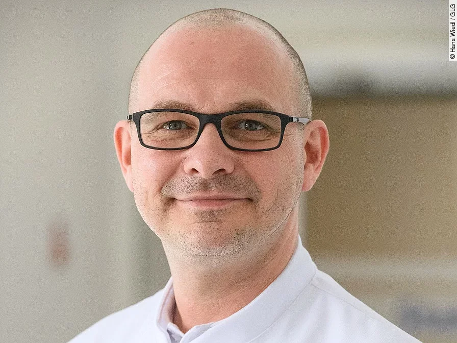 Dr. Sascha Weiß Dr. Sascha Weiß