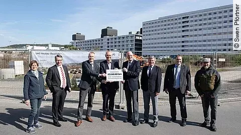 Übergabe des Finanzhilfebescheids für den Neubau am Universitätsklinikum Göttingen.