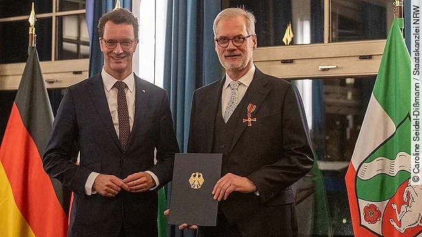 Prof. Dr. Dr. Frank Schneider und Hendrik Wüst