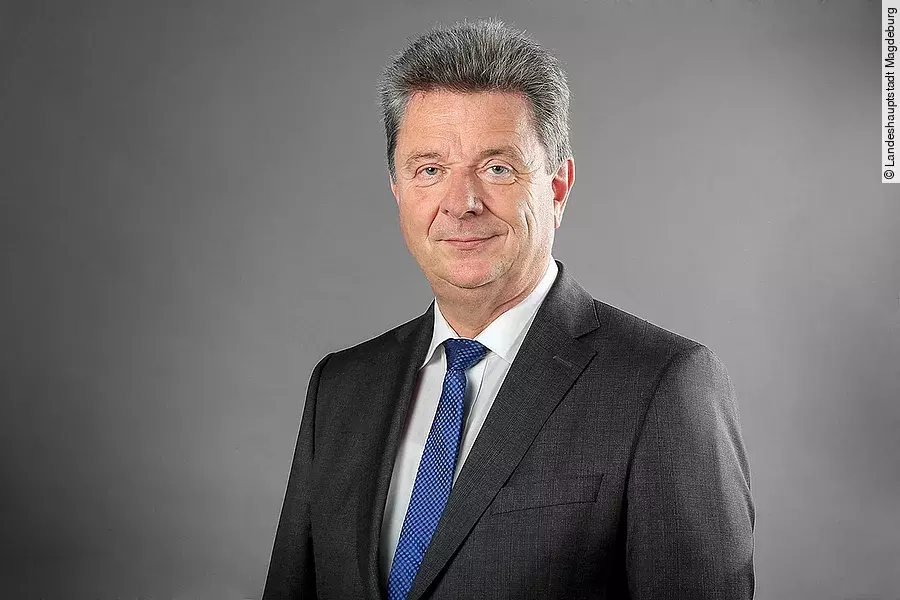 Lutz Trümper Lutz Trümper, Oberbürgermeister der Landeshauptstadt Magdeburg.