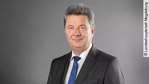 Lutz Trümper Lutz Trümper, Oberbürgermeister der Landeshauptstadt Magdeburg.