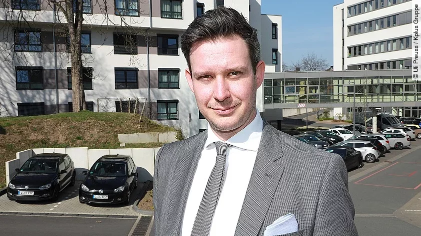 Dr. Christian Adolphs 