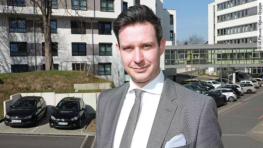 Dr. Christian Adolphs 