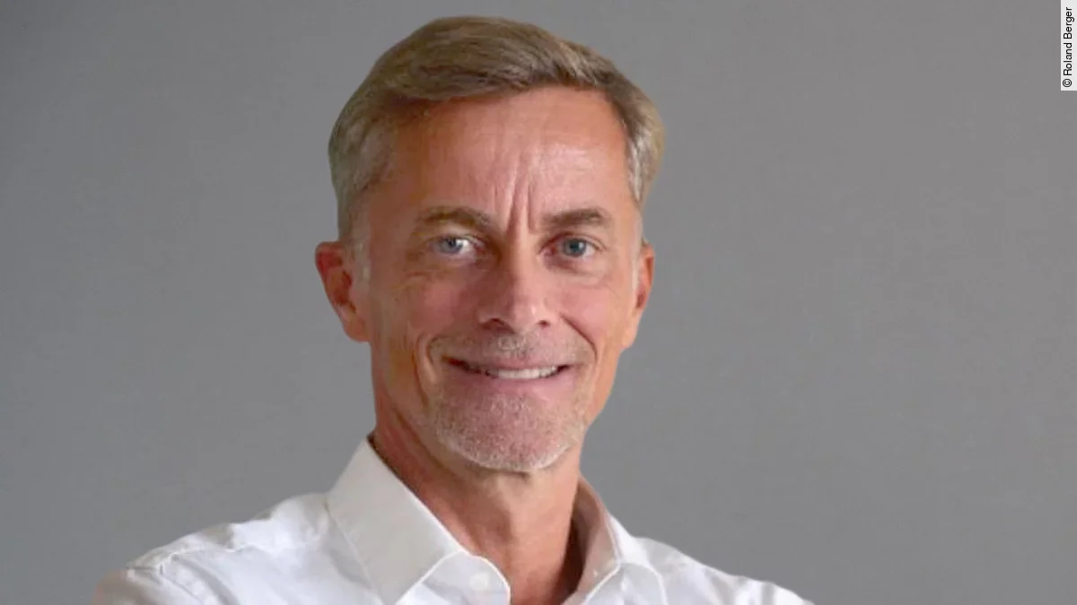 Dr. Axel Fischer Dr. Axel Fischer