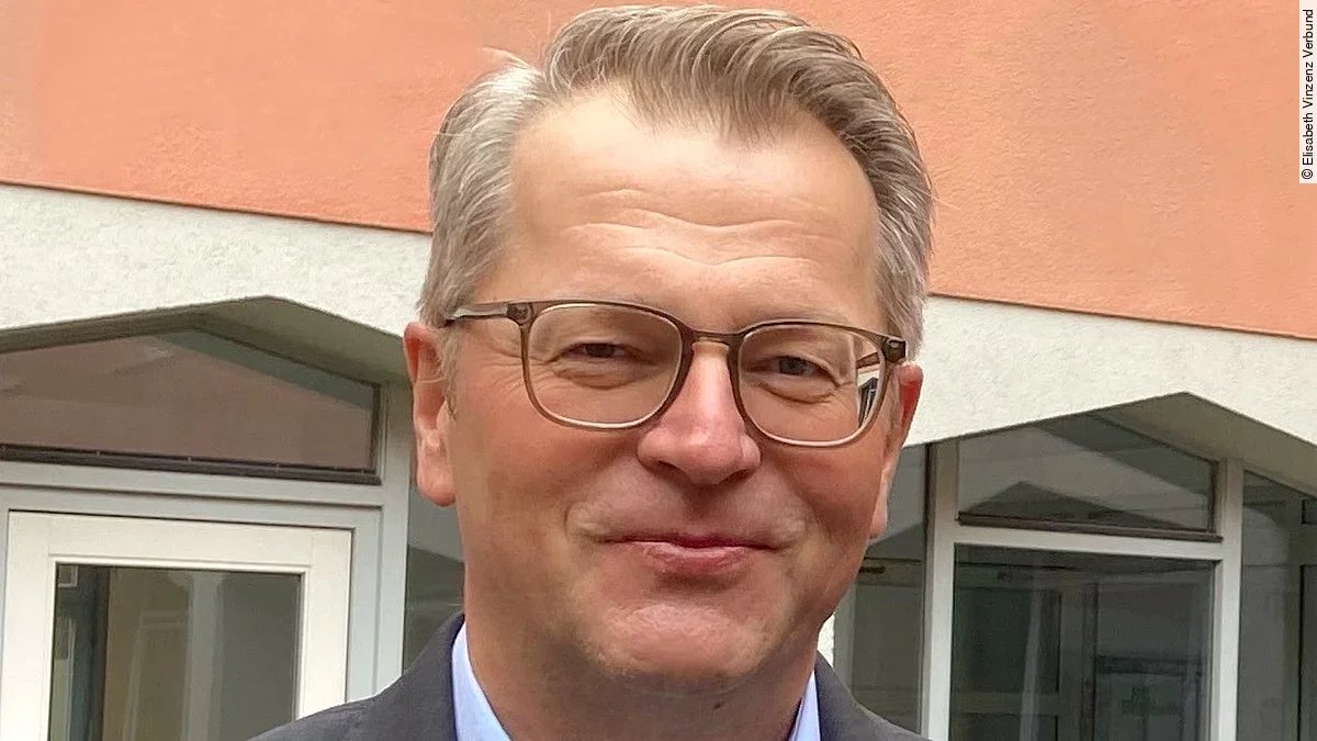 Michael Schmitt Michael Schmitt