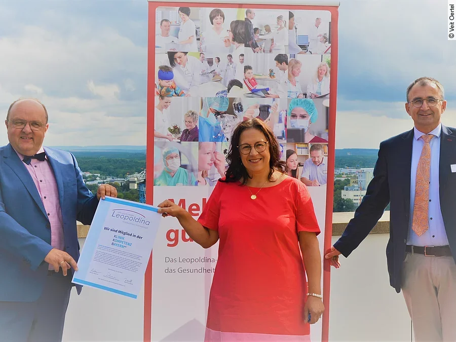 Übergabe der Urkunde