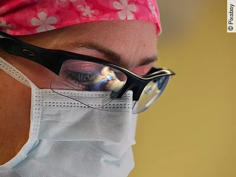 Ärztin auf Intensivstation