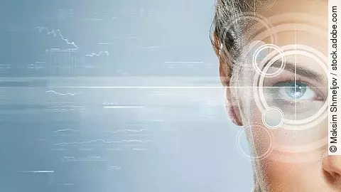 Gesichtshälte einer Frau. Um ihr Augen sind immer größer werdende Kreise platziert.